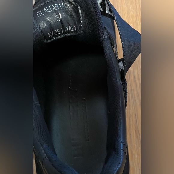 Burberry Ronnie Sneakers - Picture 8 of 8